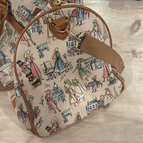 Adrienne Vittadini Print Duffle - Picture 9 of 9